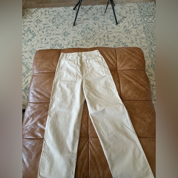 GAP Loose Khaki Chinos - Picture 4 of 6